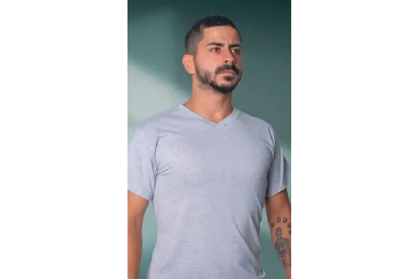 V Yaka Süprem T-shirt